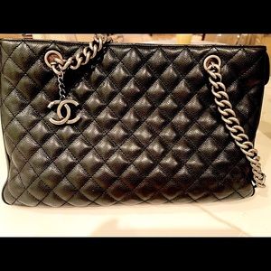 CHANEL 💋 LARGE BLACK